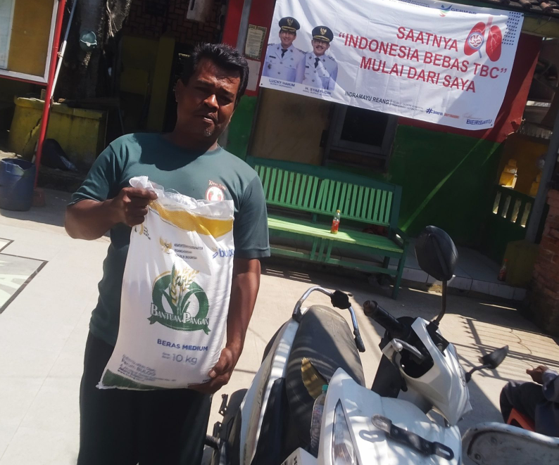 Sebanyak 720 KPM Desa Kedokan Agung Terima Bantuan Beras 20Kg