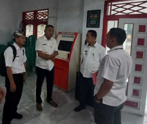 Tim Monev Terkesima Dengan Realisasi Program Unggulan di Kecamatan Kedokan Bunder