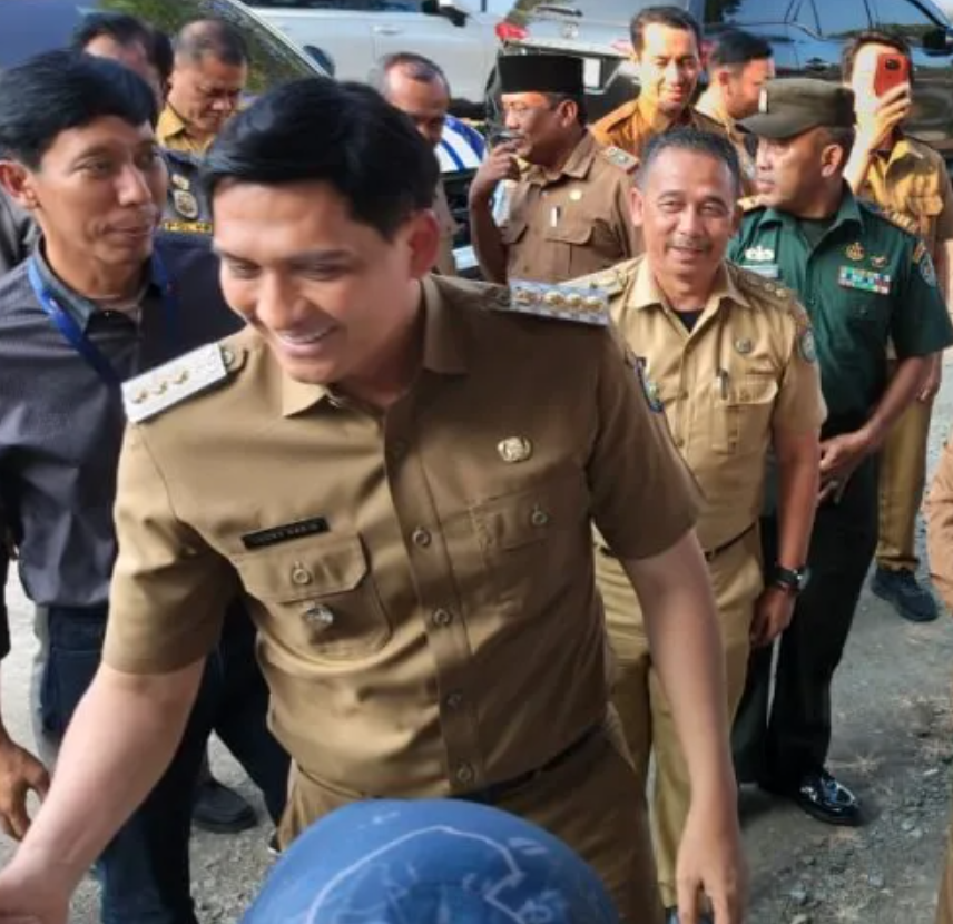 Ngantor di Kecamatan Kedokan Bunder, Bupati Lucky Hakim Bertemu Investor Hingga Kunjungi SDN 3 Kedokanagung